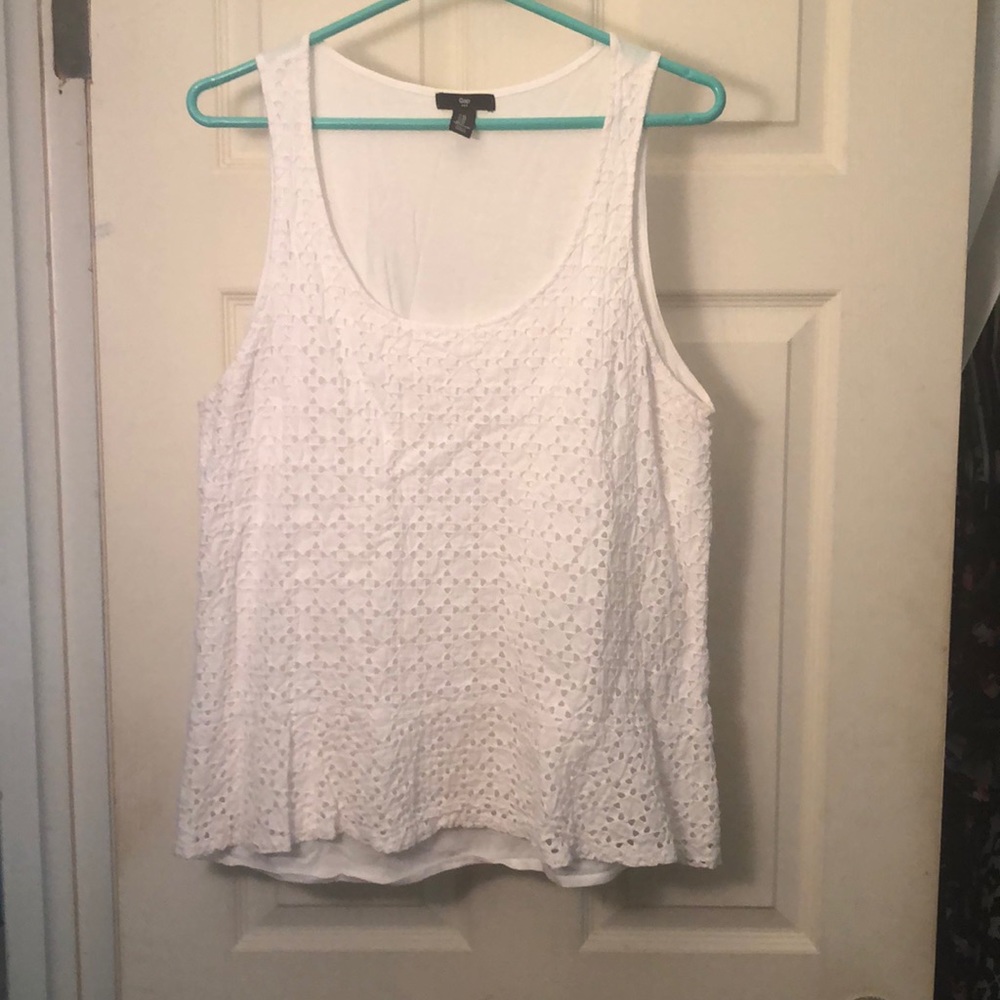 GAP white geometric cutout tank top
